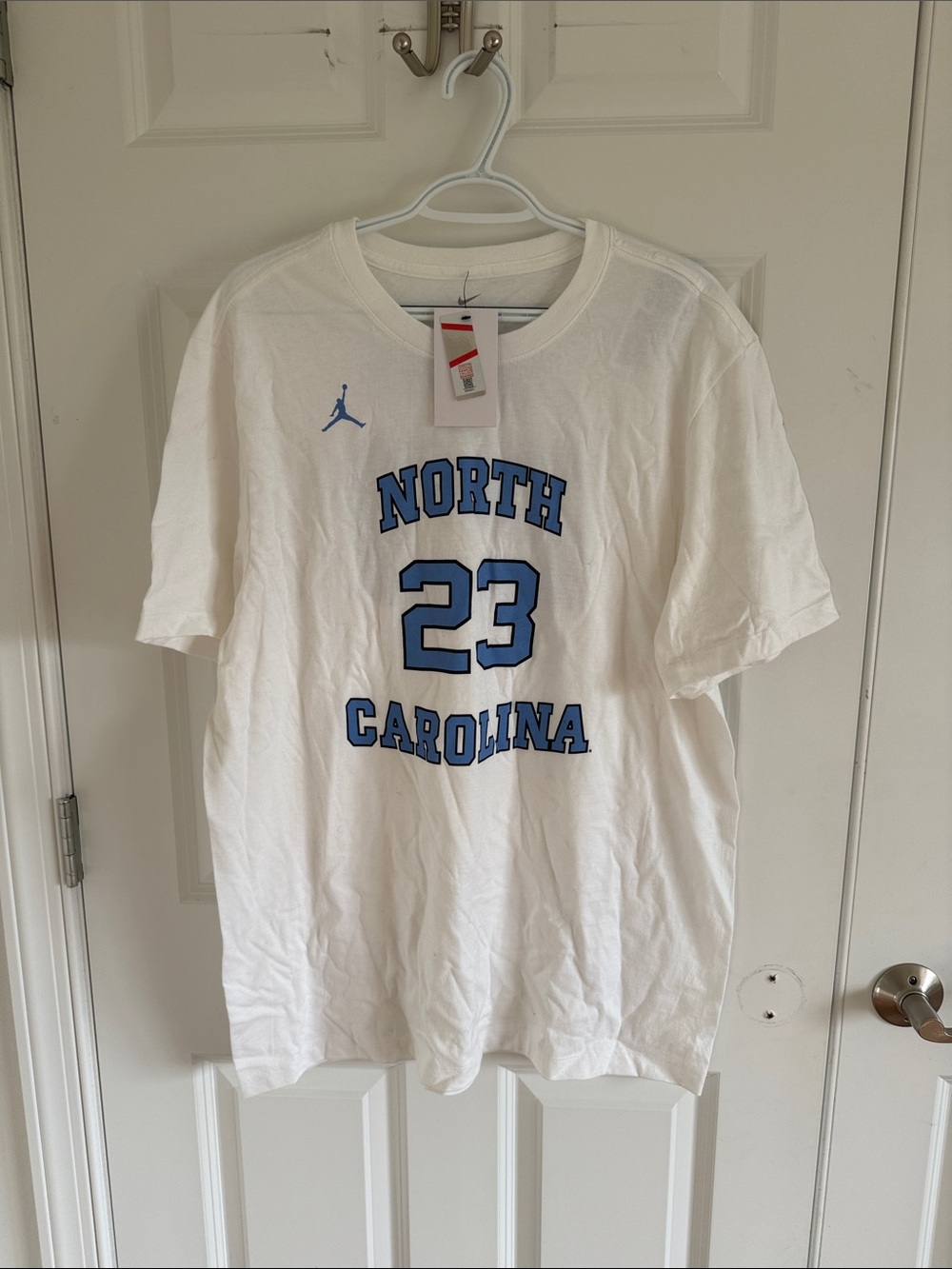 NWT Jordan White Crewneck T-Shirt with Carolina Blue Graphics Size XL